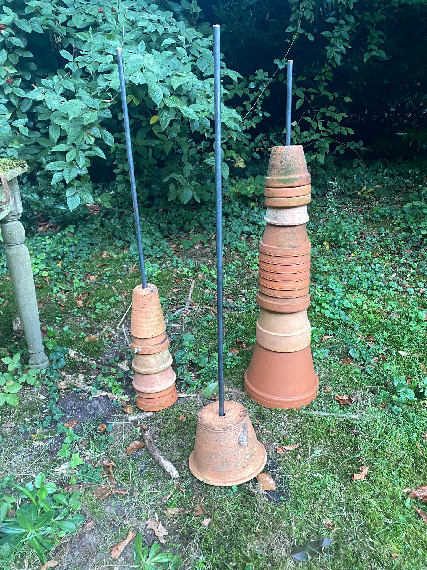 3er Set Rundeisen für Tontöpfe, Erdspieß, Sammelstab für Pflanztöpfe, Eisenstab, Pflanzstab, Rankhilfe, Staudenstütze, Regal für Tontöpfe