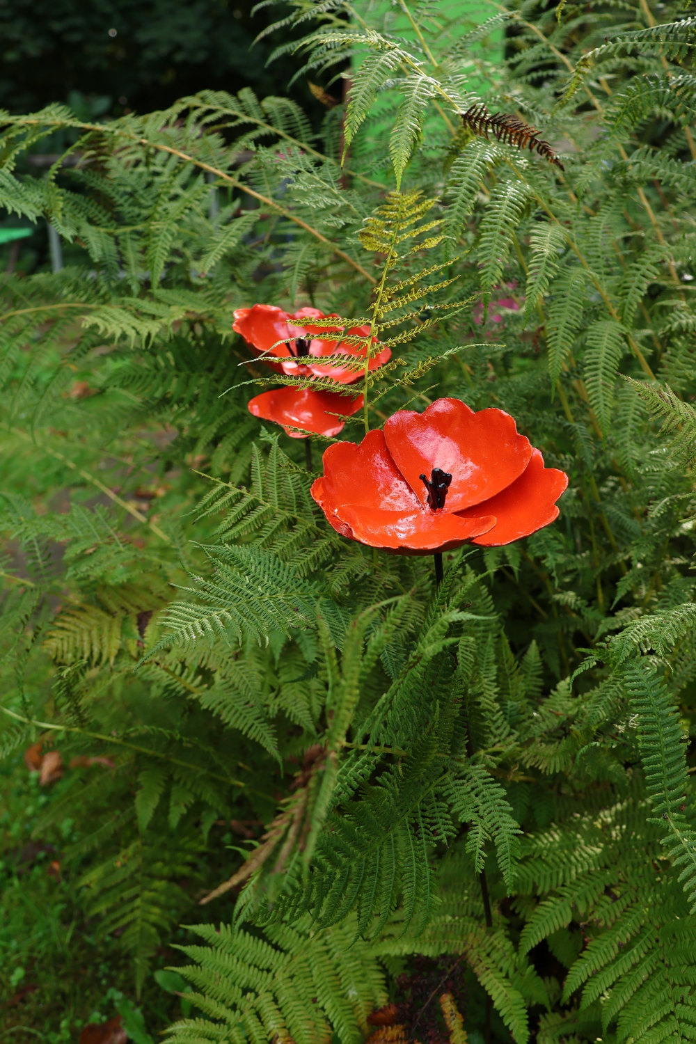 Klatschmohn, Mohnblume aus Metall, Klatschmohn kunsthandwerk, Gartenstecker Klatschmohn, Mohnblume bemalt