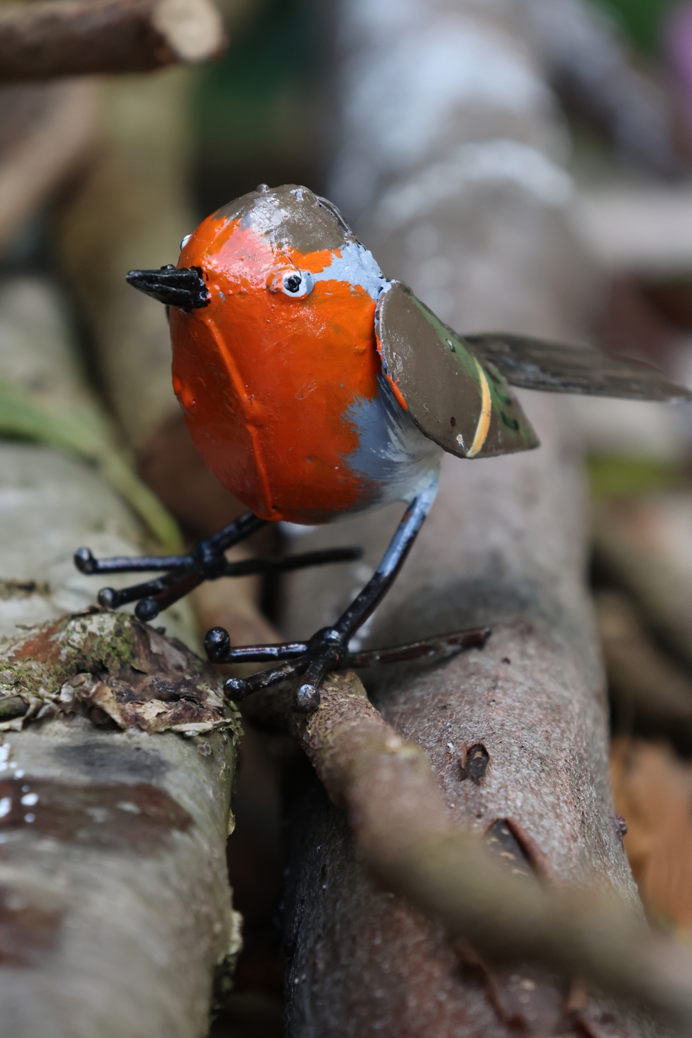 Rotkehlchen aus Metall, kunsthandwerkliches Rotkehlchen, Gartendeko Rotkehlchen, Vogelhausdeko, 