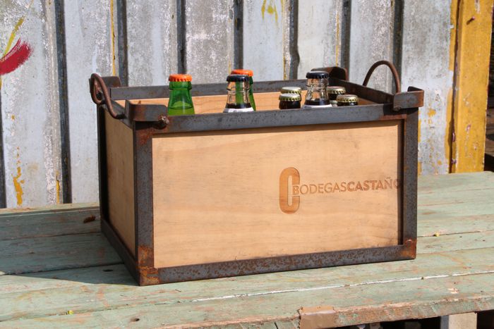 Kleine Weinkiste mit Korpus "Bodegas" 
