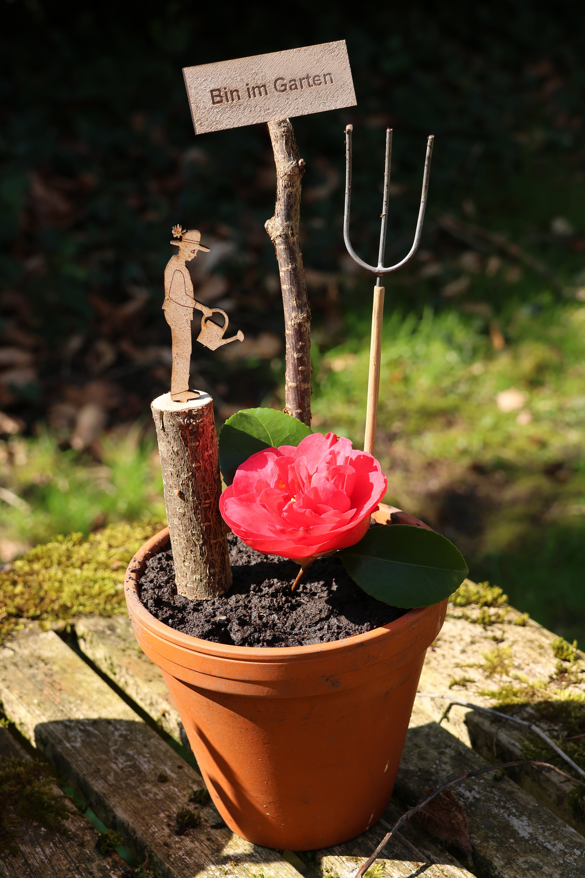Bin im Garten - Schild mit Gärtner und Mistgabel, Deko, Gärtnergeschenk, Topfstecker