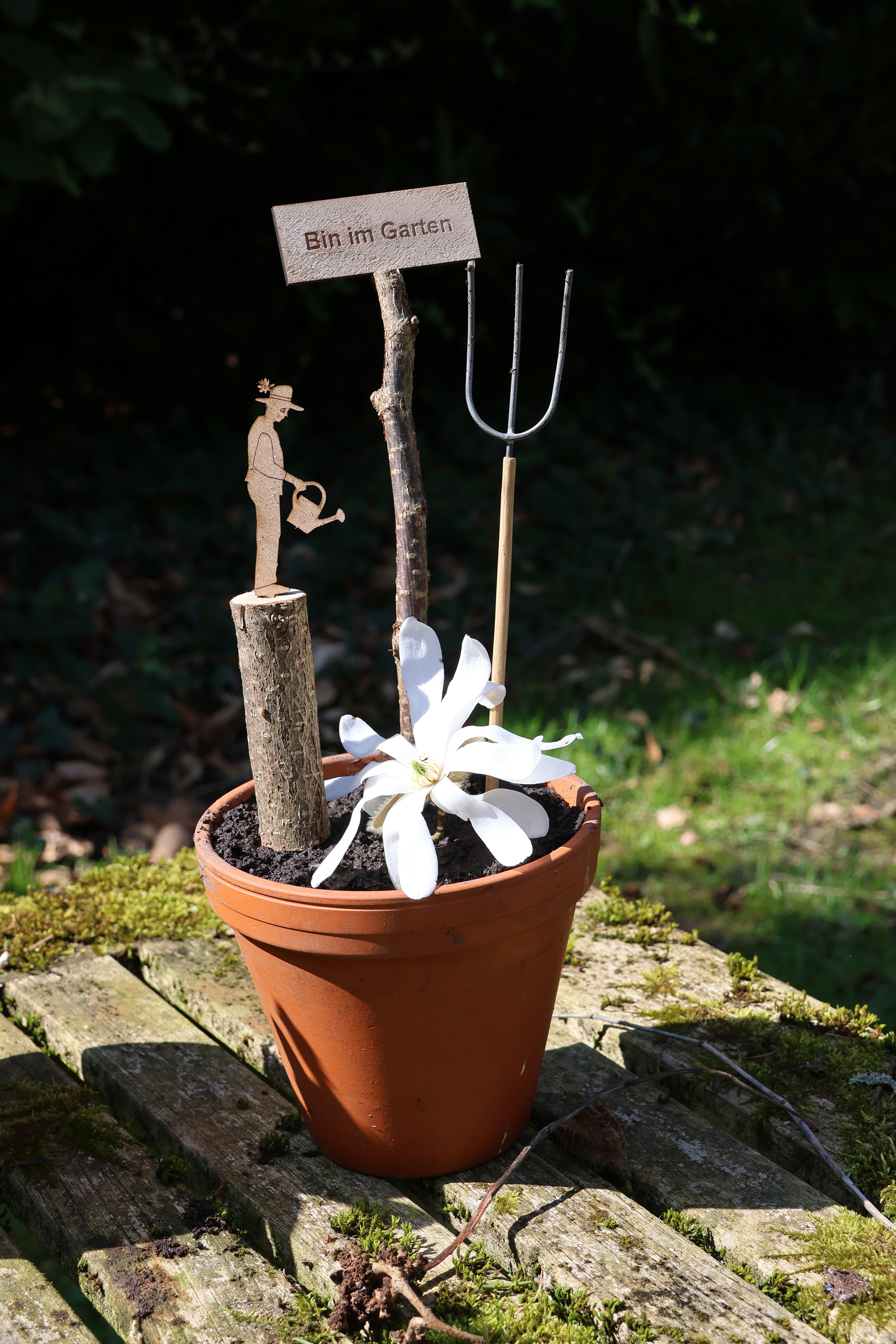 Bin im Garten - Schild mit Gärtner und Mistgabel, Deko, Gärtnergeschenk, Topfstecker