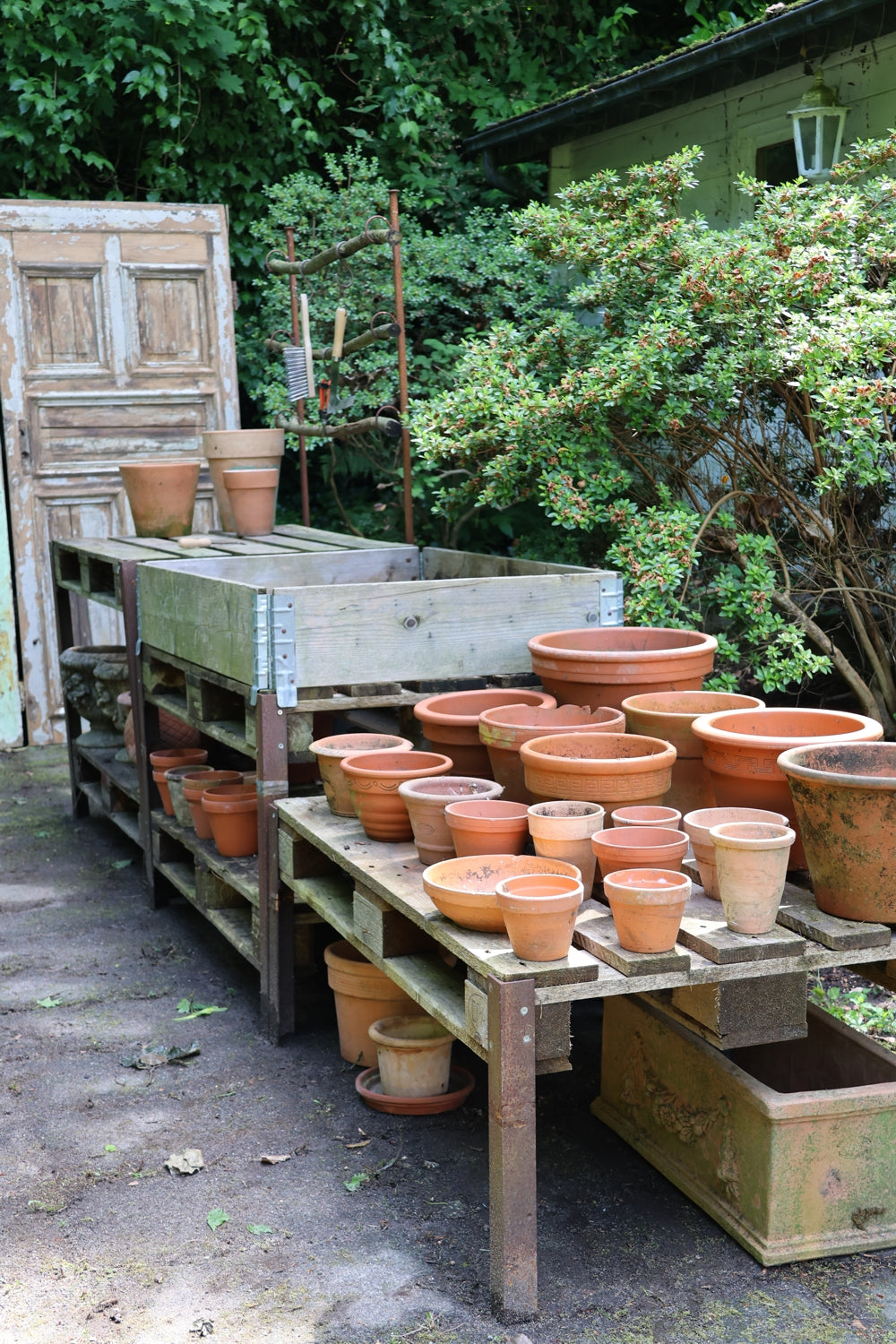 Füße für Europaletten, Pflanztisch, Gartenregal, Europalettentisch, Hochbeet für Palettenrahmen, Regalfüße für Europaletten, Terrassenregal, Arbeitstisch für draussen,