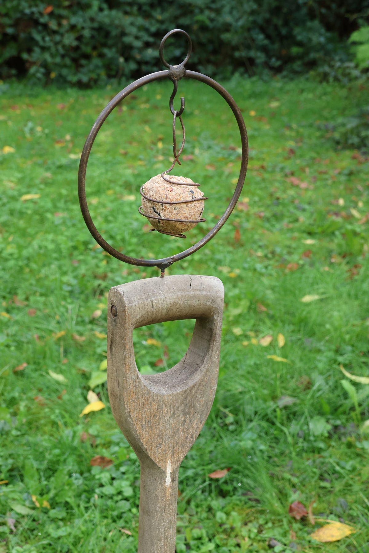 Meisenknödelring zum aufschrauben, Futterspirale zum schrauben, Futterring mit Schraube