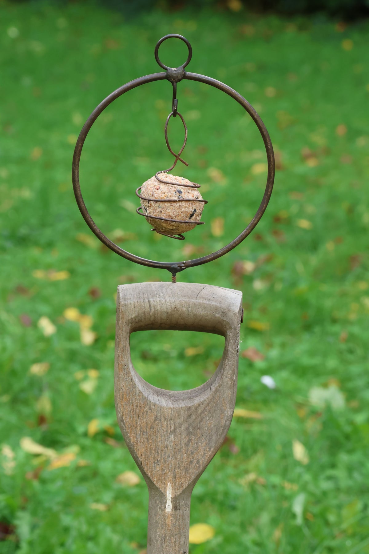 Meisenknödelring zum aufschrauben, Futterspirale zum schrauben, Futterring mit Schraube