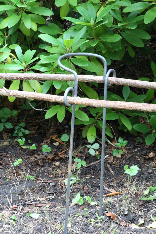 Staudenhalter halbrund mit Auge - verschiedene Breiten