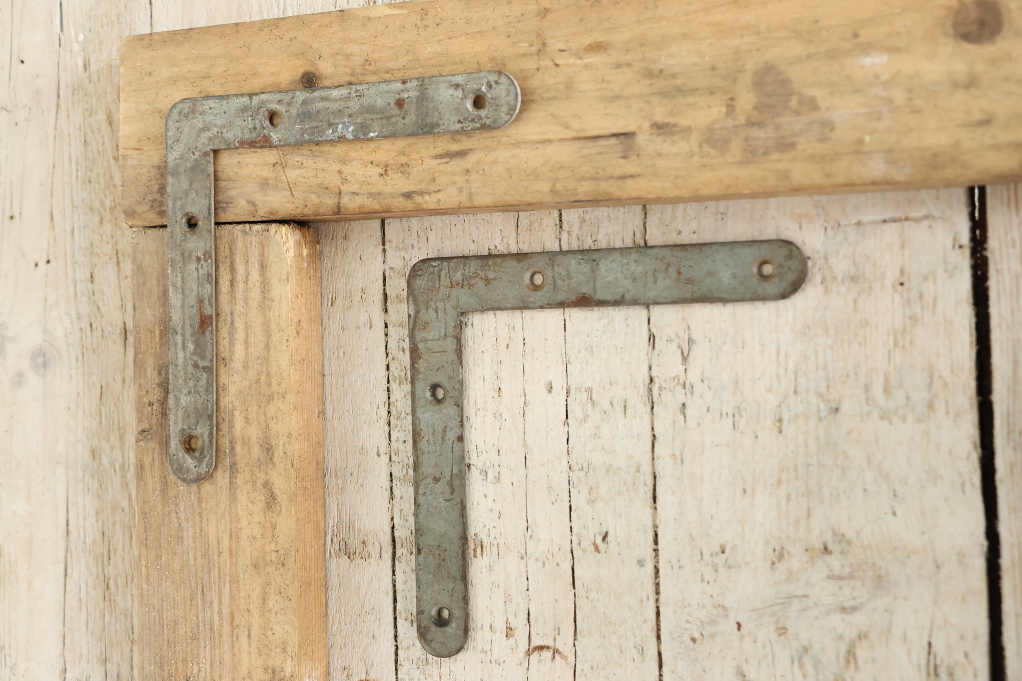 Fensterwinkel antik, Vintage Winkel, Bilderwinkel alt, gebrauchter Winkel