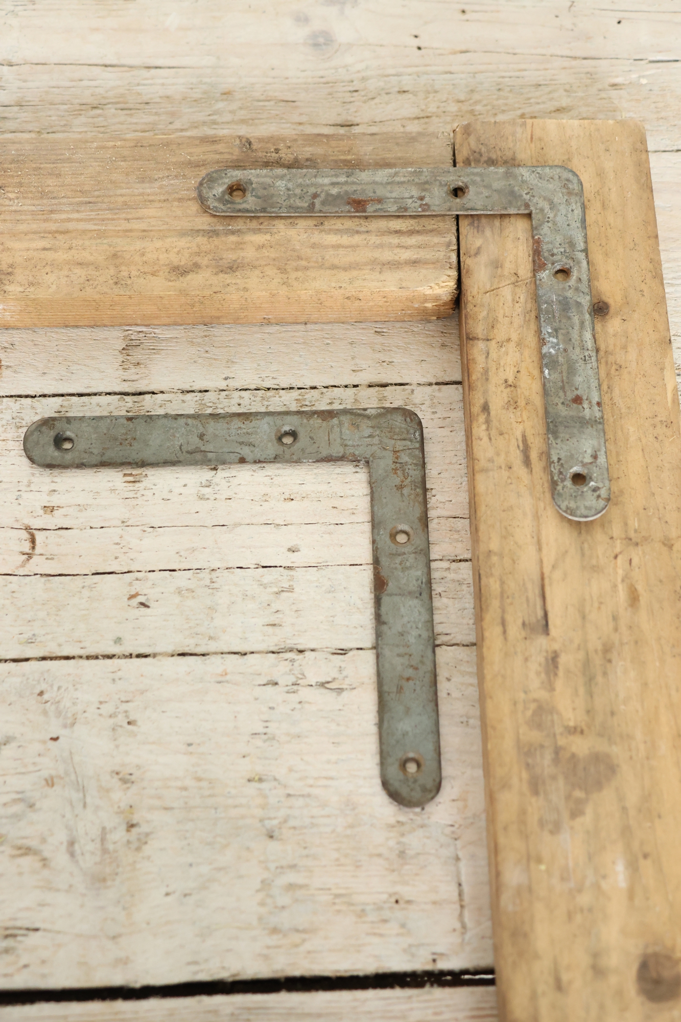 Fensterwinkel antik, Vintage Winkel, Bilderwinkel alt, gebrauchter Winkel