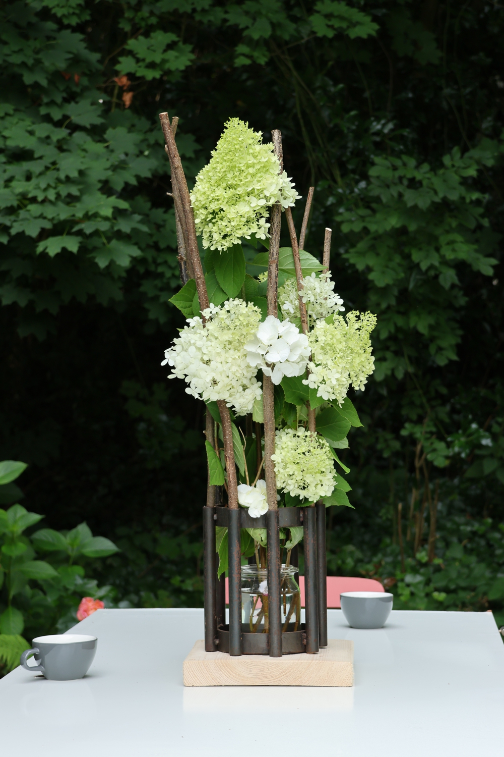 Vase, wetterfeste Vase, Gartenvase, Vase auf Holz, Windlicht, Tischdekoration, Hochzeit, Gefäß für Schnittblumen und Trockenarrangements Vase, wetterfeste Vase, Gartenvase, Vase auf Holz, Windlicht, Tischdekoration, Hochzeit, Gefäß für Schnittblumen und Trockenarrangements